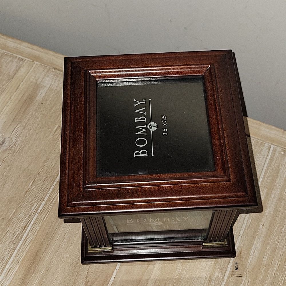 THE BOMBAY COMPANY Wood 3.5” x 3.5” Photo Picture Frame Storage Box Y2K - Picture 5 of 6